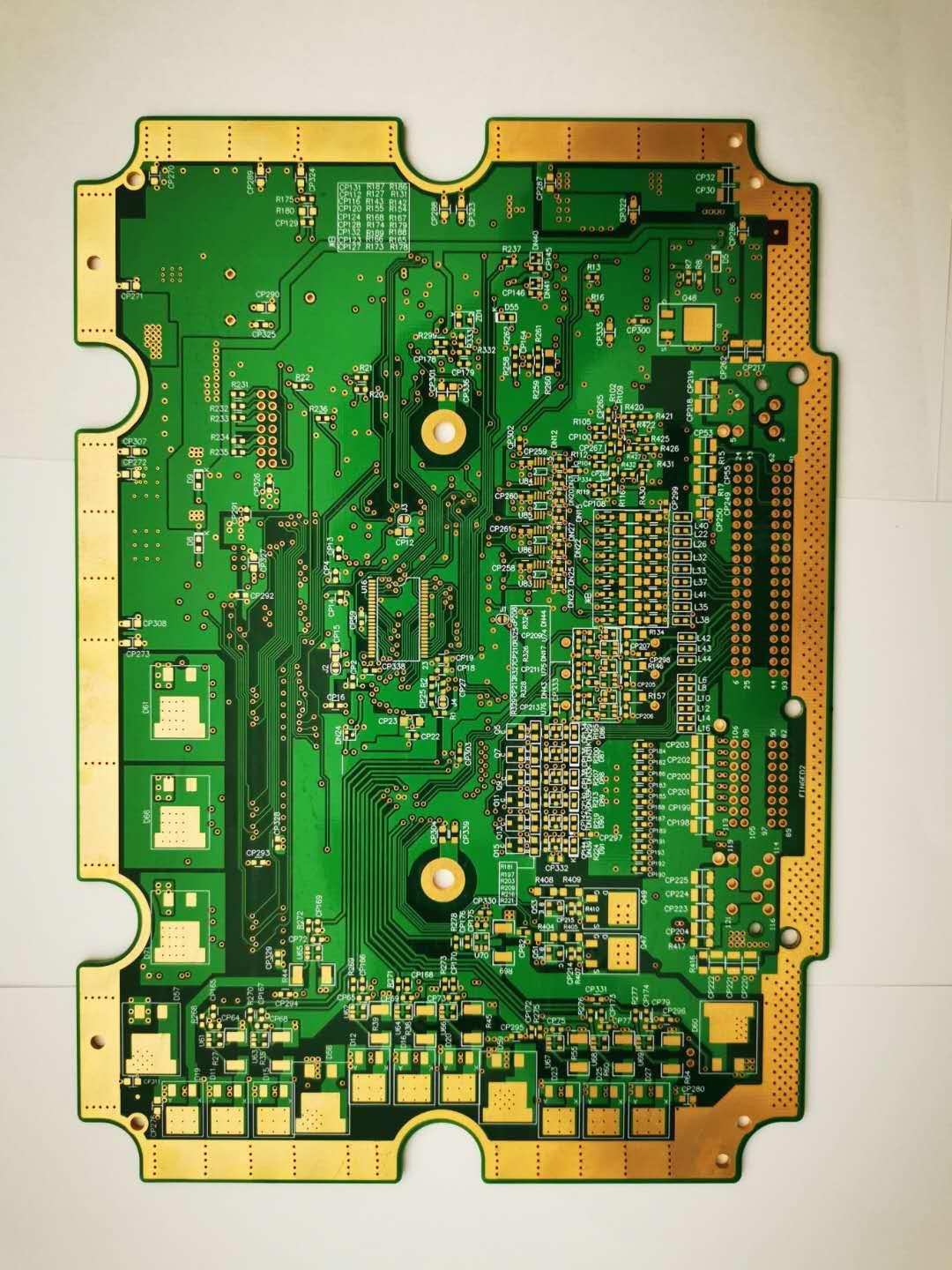 板子做的很漂亮，沉金很黃，必須贊一個(gè)，哈哈